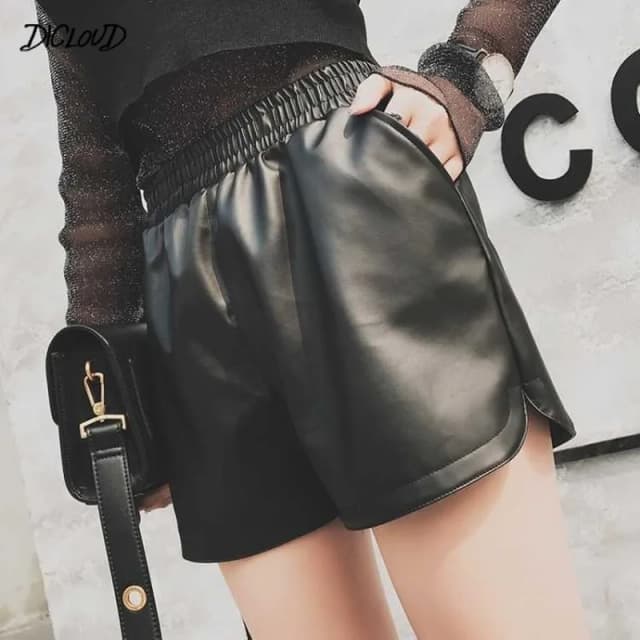 2024 frauen Schwarz PU Leder Shorts Hohe Taille Breite Bein Faux Leder Shorts Hohe Qualität Winter Lose PU Shorts 4XL