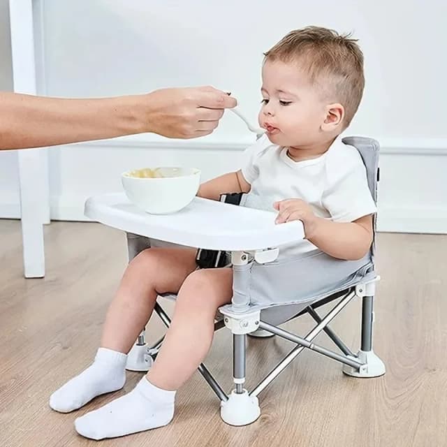 Faltbarer, tragbarer, kompakter Babystuhl mit sicherem Gürtel, guter Stuhl aus Aluminiumlegierung für Reisen, Camping, Picknicks für drinnen und draußen