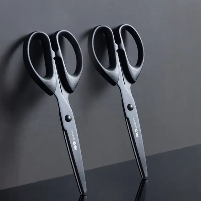 M&G Stationery 180 mm abriebfeste schwarze Klingenschere, Edelstahlklingen, nicht leicht zu kleben