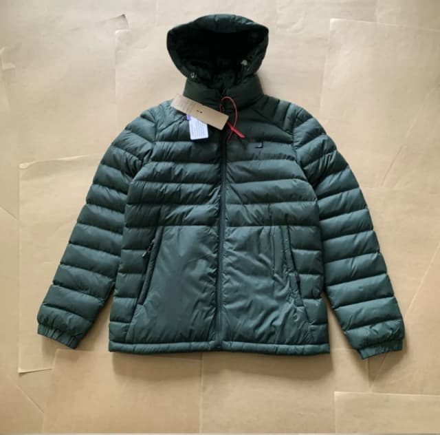 Winddichte, warme, mit Baumwolle gefütterte Herrenjacke mit Kapuze und abnehmbarer Brotjacke, temperatursicherndes Schweinerippendesign für den Außenbereich